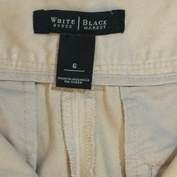 White House Black Market khaki shorts, size 6, pre-owned - Picture 5 of 5